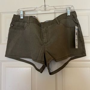 Roxy Shorts NWT
